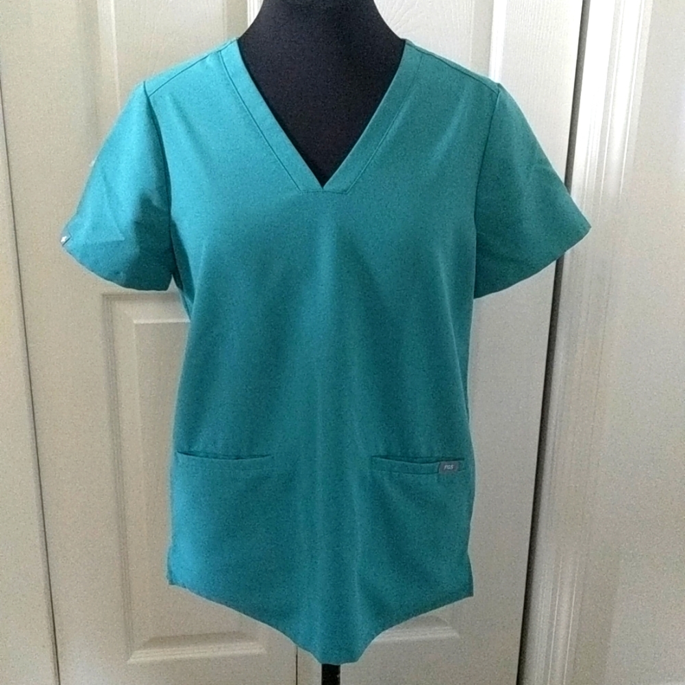 Figs Casma 3 pocket scrub top Limited Edition Marine Color size Small